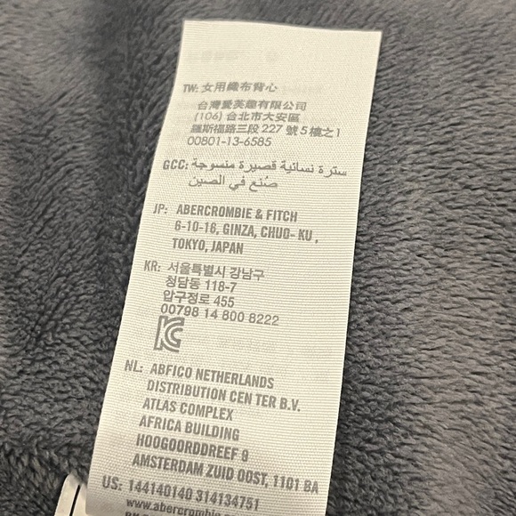 Vintage Abercrombie & Fitch Hooded Puffer Vest - Picture 11 of 17